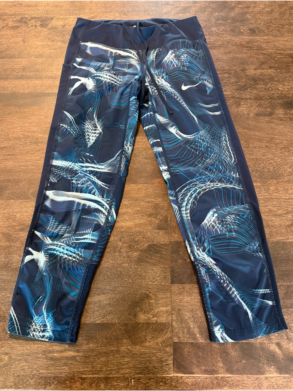Nike Navy and White Wave-Print Performance Capri Leggings Dri-Fit